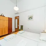 Διαμέρισμα Two Stars Two Beds Downtown - One-bedroom *