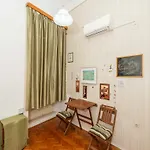 Two Stars Two Beds Downtown - One-bedroom Daire *