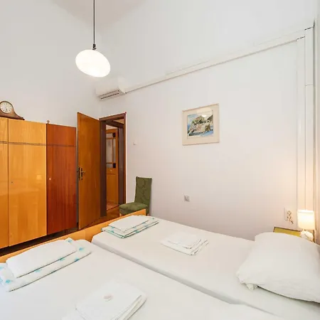 Two Stars Two Beds Downtown - One-bedroom Apartamento